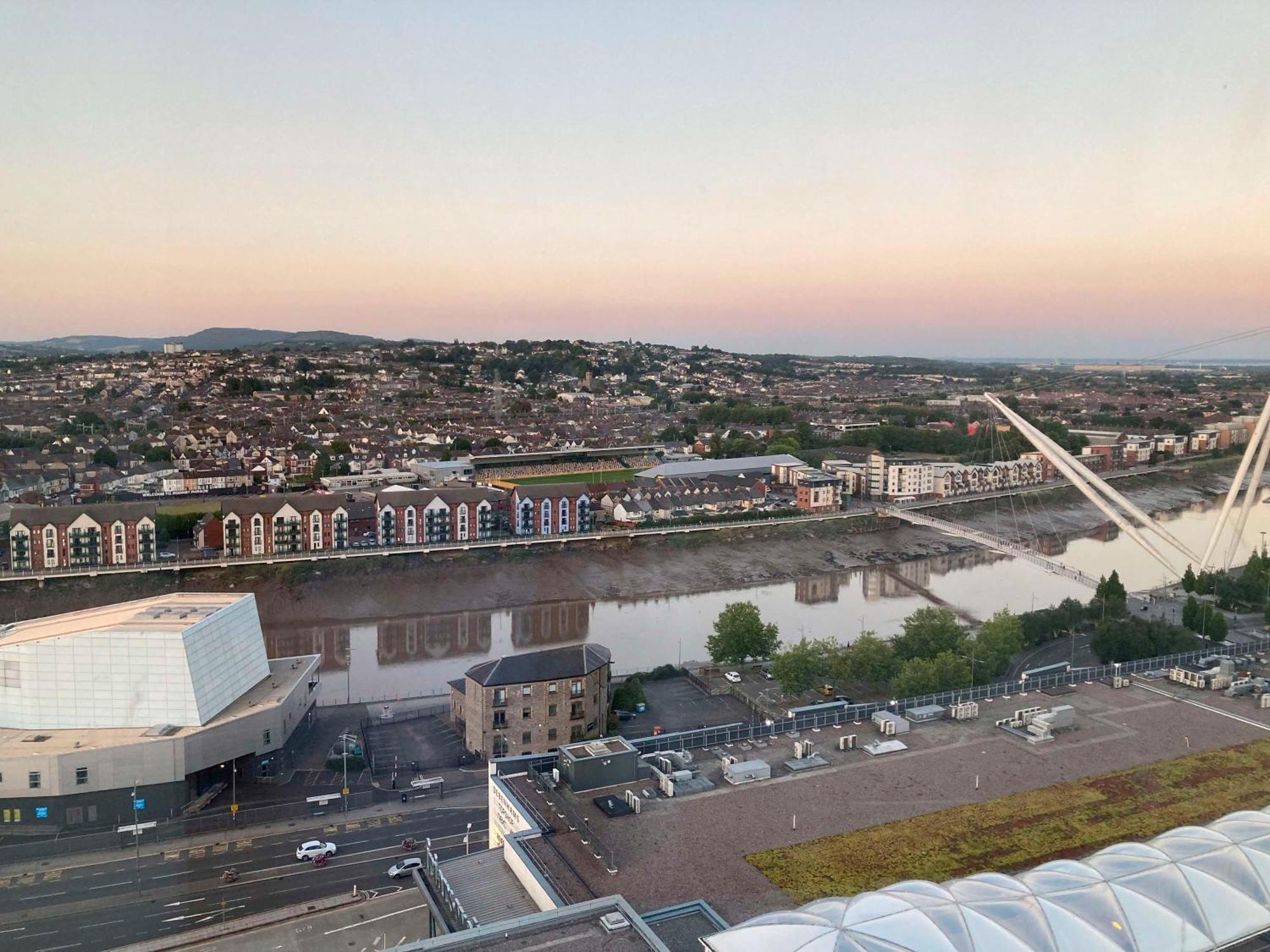 Mercure Newport エクステリア 写真